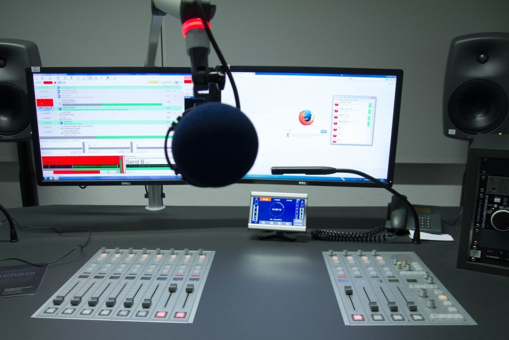 radio-studio ZMK