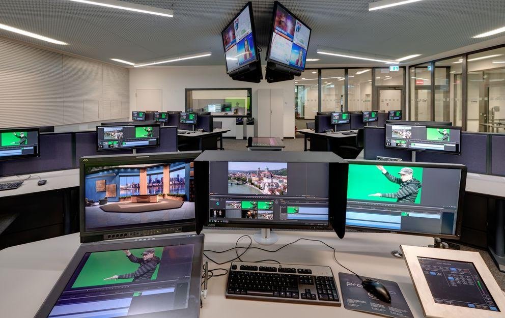 Newsroom (U03)