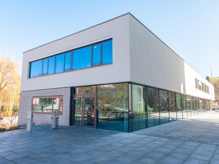 Die Universit&auml;t Passau modernisiert und erweitert umfassend die medientechnische Ausstattung in ihrem Zentrum f&uuml;r Medien und Kommunikation (ZMK).